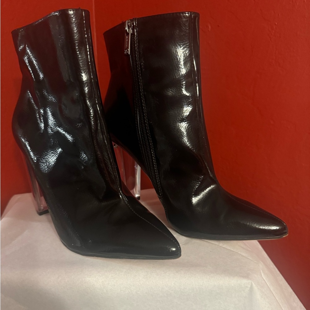 #201. J. Simpson patent bootie, lucite heels (4”); inner-side zipper